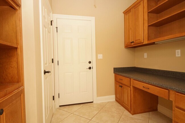 Building Photo - Swift Creek