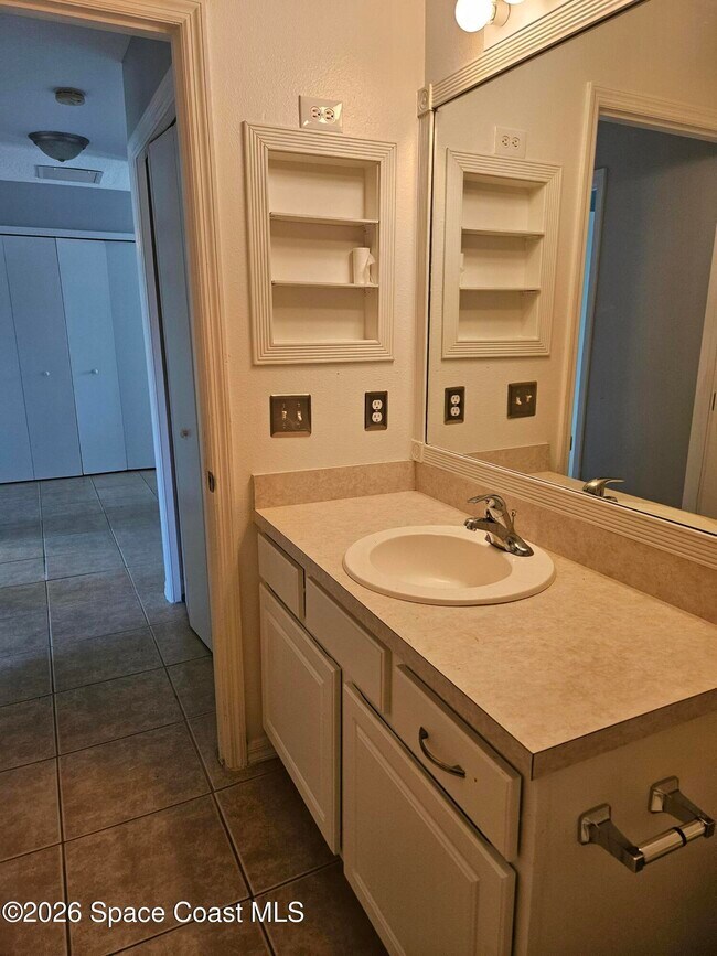 Building Photo - 120 Norwood Ave