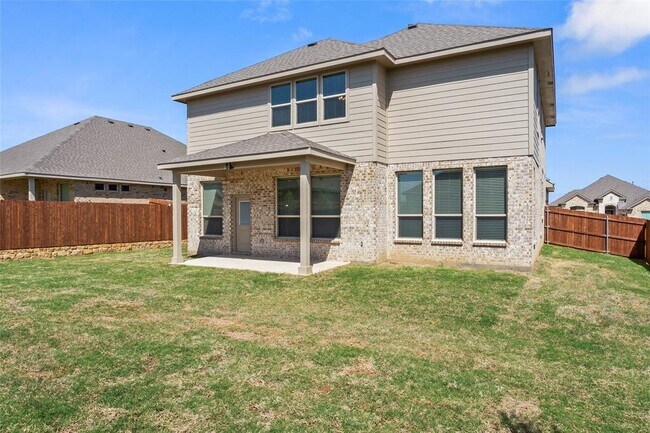 Building Photo - 1105 Whispering Hl Dr
