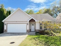 Building Photo - Immaculate Arden Three Bedroom Ranch With ...