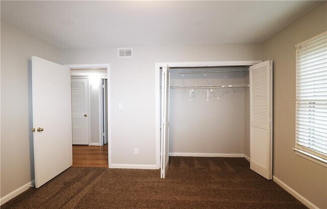 Building Photo - 40 Glenald Way NW