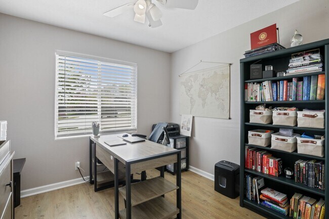 Building Photo - Spacious 4 Bedroom in Millard