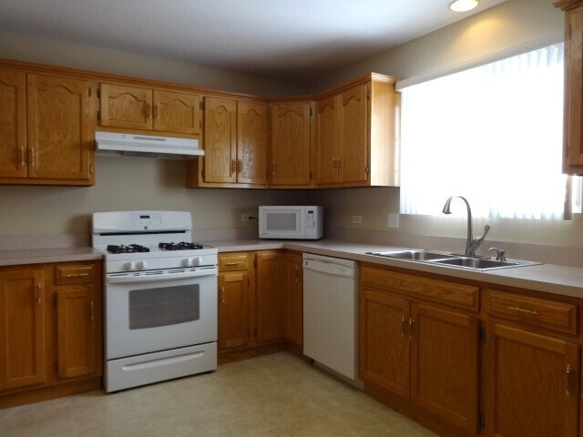 Building Photo - 25773 S Hoover Ct