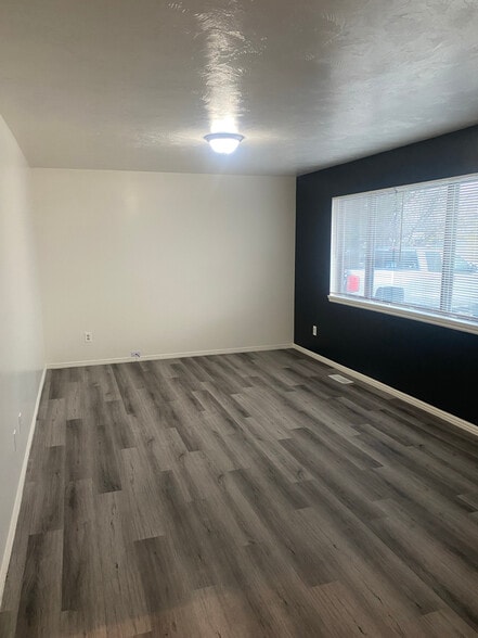 Building Photo - 3823 E Michelle St