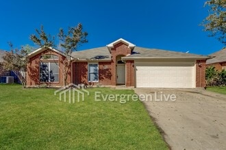 Building Photo - 4643 Yellowleaf Dr