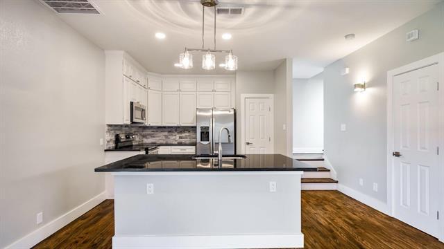 Building Photo - 5413 Live Oak St