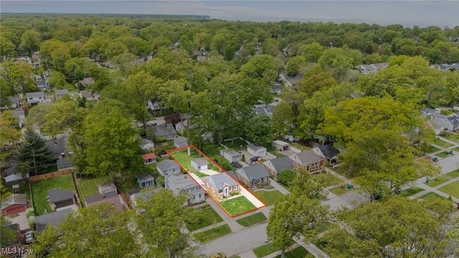 Building Photo - 574 Huntmere Dr