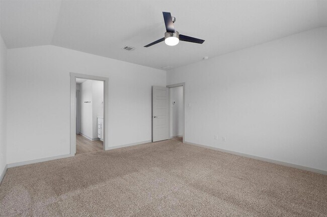 Building Photo - 214 New Hampton Wy