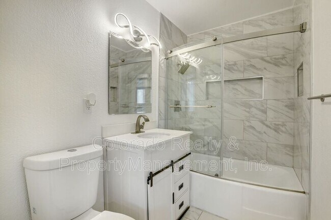 Building Photo - 2581 S Hazel Ct
