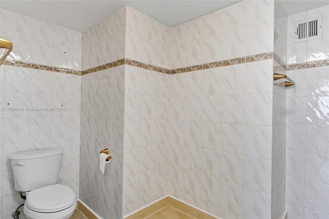 Building Photo - 1833 S Ocean Dr