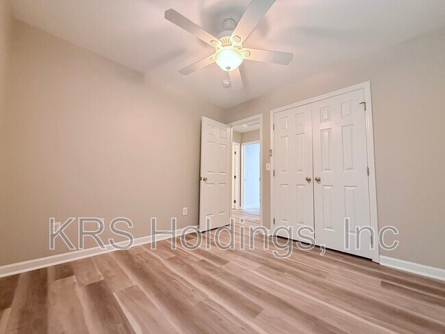 Building Photo - 613 Flaherty Ave