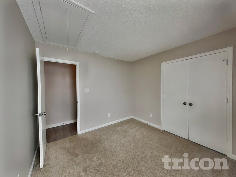 Building Photo - 12209 Stewarts Crossing Dr