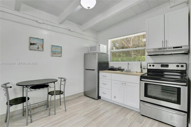 Building Photo - 1205 NW 3rd Ave