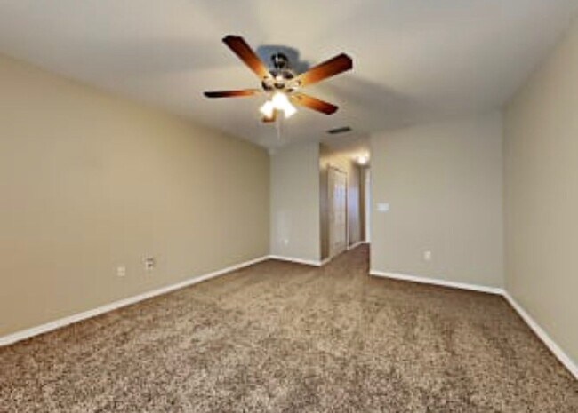 Building Photo - 3041 Hanna Ct