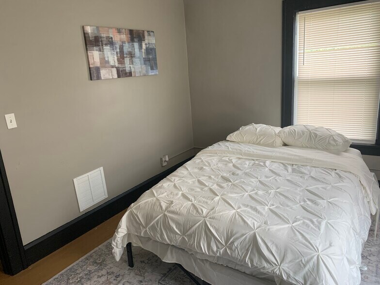 Building Photo - 19 Hartzell Ave