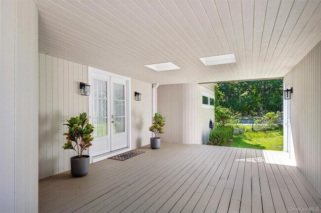 Building Photo - 14 Woodland Ln