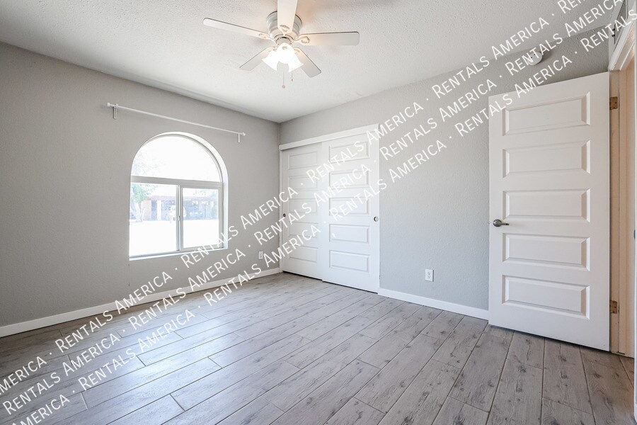 Building Photo - 12840 N 30th St