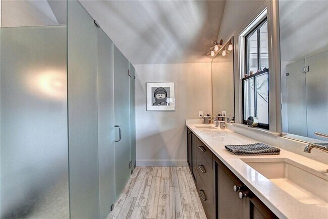 Building Photo - 2555 Brook Run