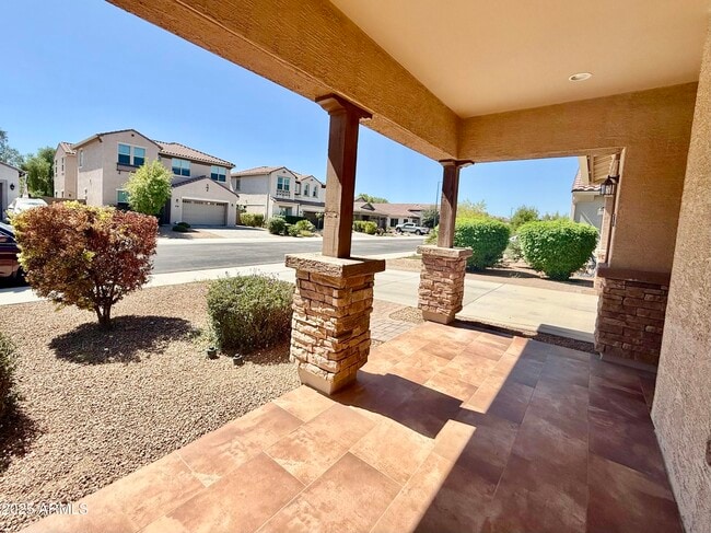 Building Photo - 980 E Knightsbridge Way
