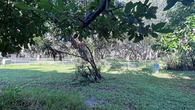 Building Photo - Unfurnished Annual Rental Available Now.