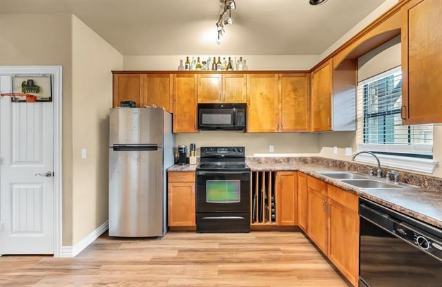 Building Photo - 2410 S 2nd St