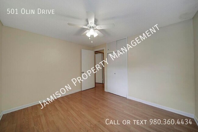 Building Photo - 501 Olin Dr