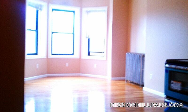 Building Photo - 252 Warren St