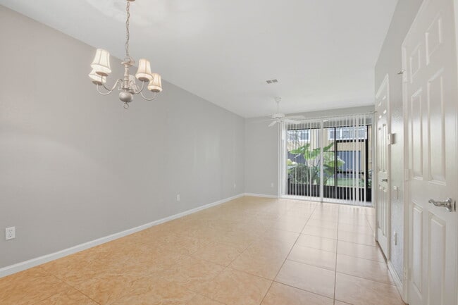 Building Photo - 1450 Stockton Dr