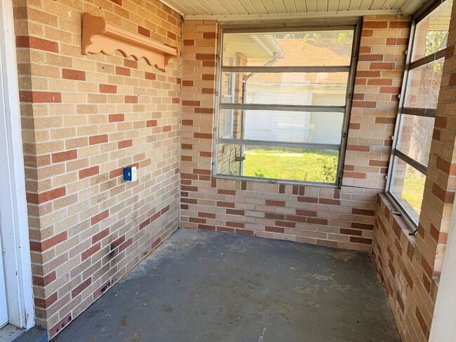 Building Photo - Pet Friendly House in Dow IL on 1 Acre