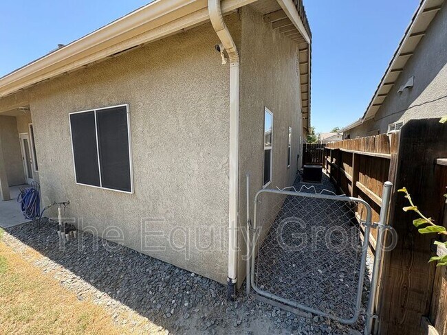 Building Photo - 524 Mallard Ave