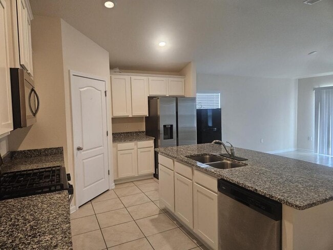 Building Photo - 75020 Trestle Ct