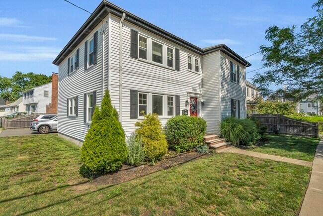 Building Photo - 898 Adams St