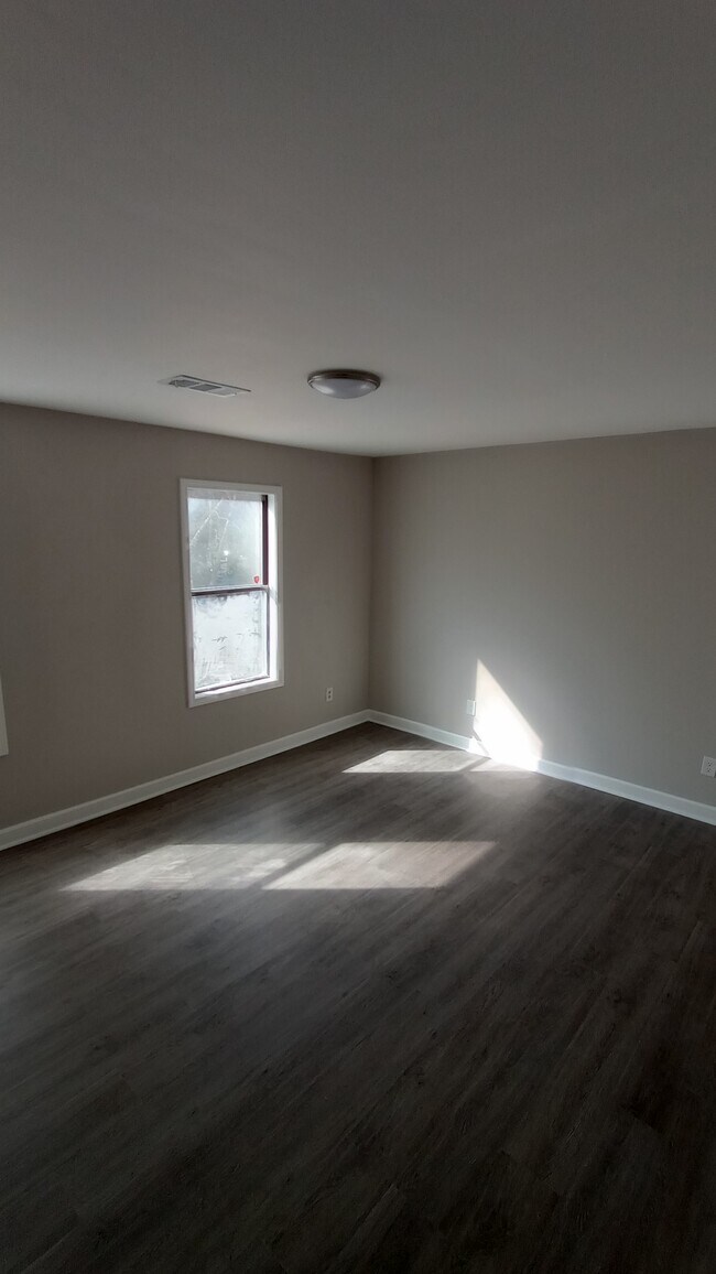 Building Photo - 679 Burnt Creek Dr NW