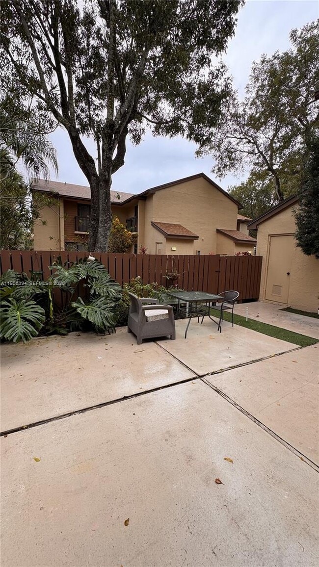 Building Photo - 3801 Cocoplum Cir