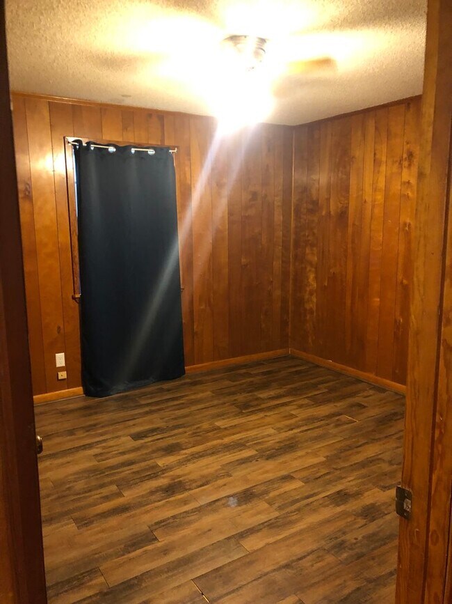 Building Photo - Charming Single-Story Home on a Spacious Lot