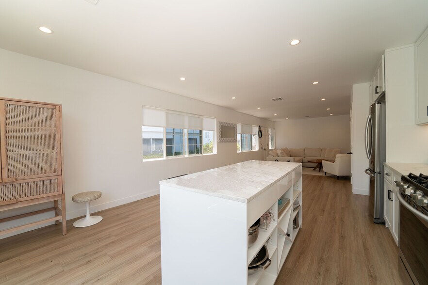 Building Photo - 9044 Carson St