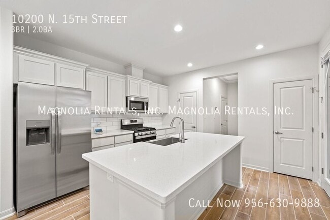 Building Photo - 10200 N 15th St