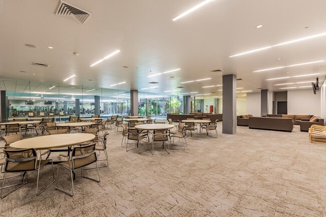 Building Photo - 7147 E Rancho Vista Dr