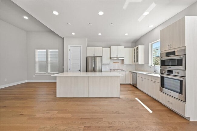 Building Photo - 6333 Florencia Ln