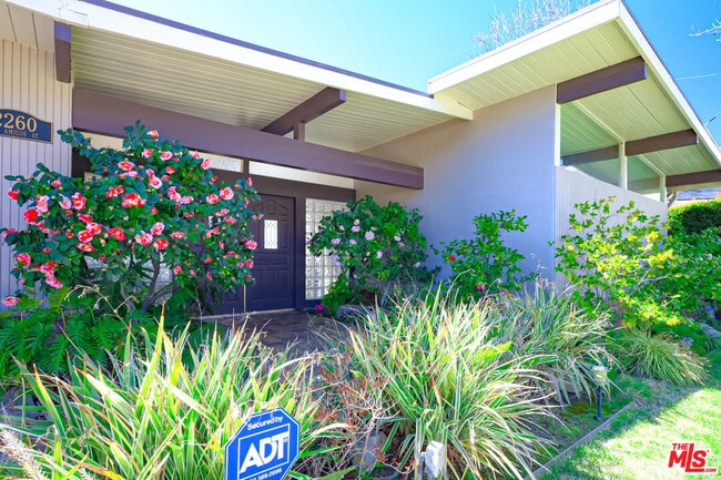 Building Photo - 2260 Los Amigos St