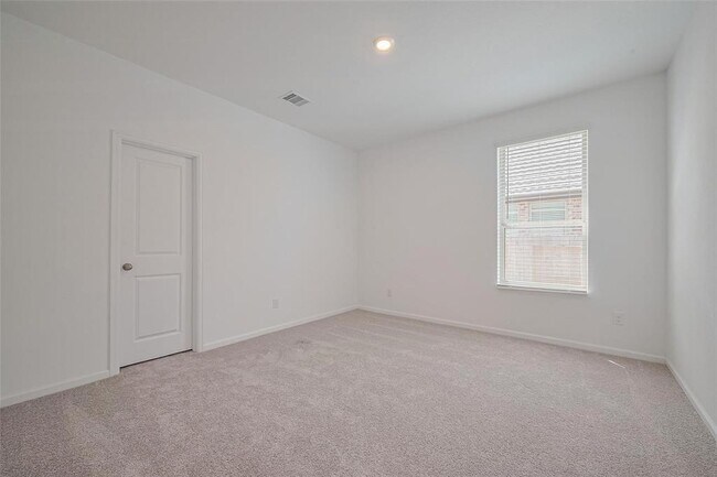 Building Photo - 2430 Dewford Fls Dr