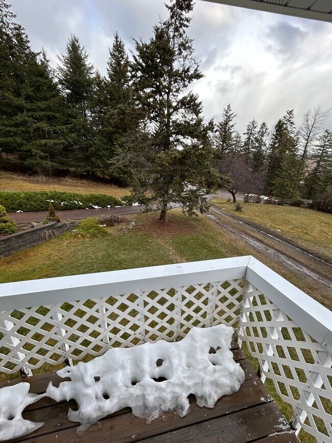 Building Photo - 180 Kookoosint Trail