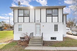 Building Photo - 2 Bedroom Newly Updated Apartment Rental - $950.Month