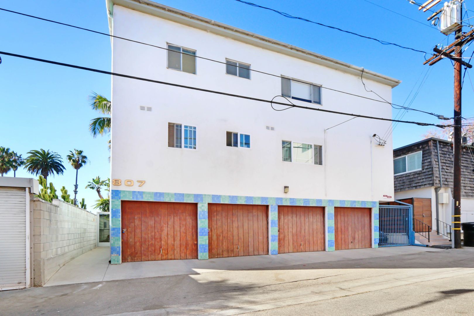 Building Photo - 807 5th St