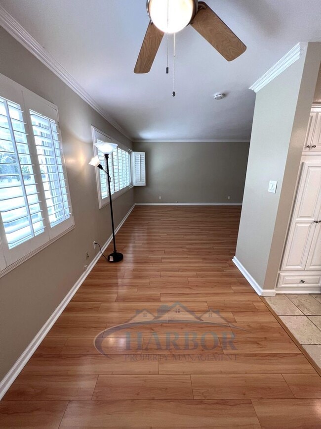 Building Photo - Beachside Charm – 2 Bed, 2 Bath.