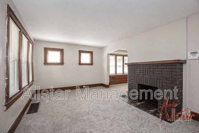 Building Photo - 348 Malacca St