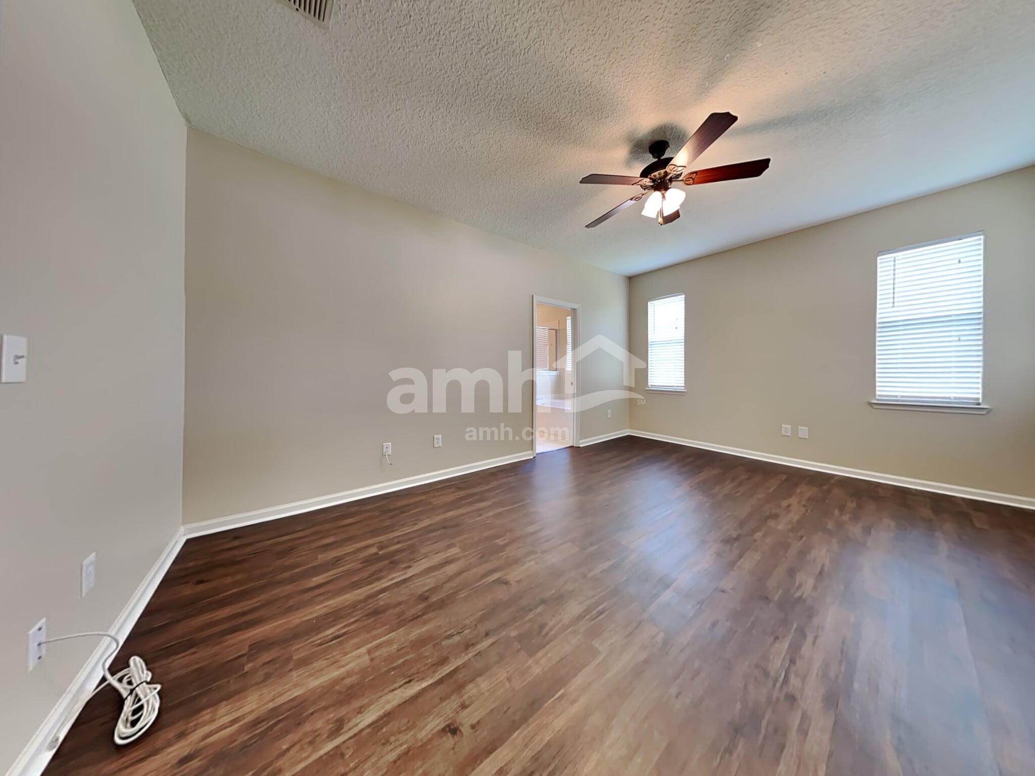 Building Photo - 658 Southland Ln