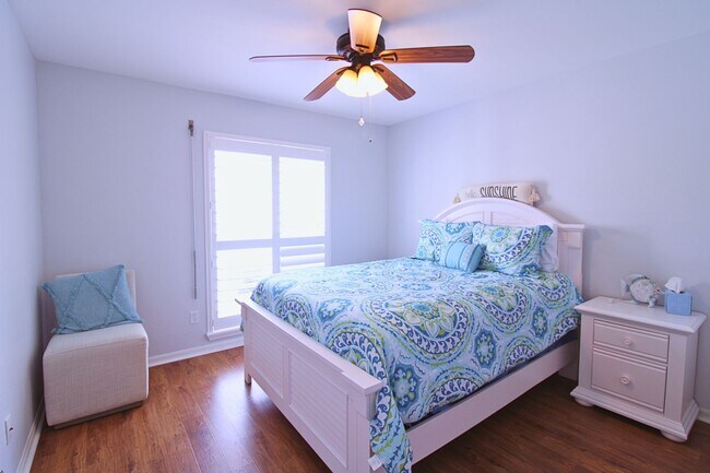 Building Photo - FURNISHED LONG TERM OR SEASONAL RENTAL WALKING DISTANCE TO MERCATO