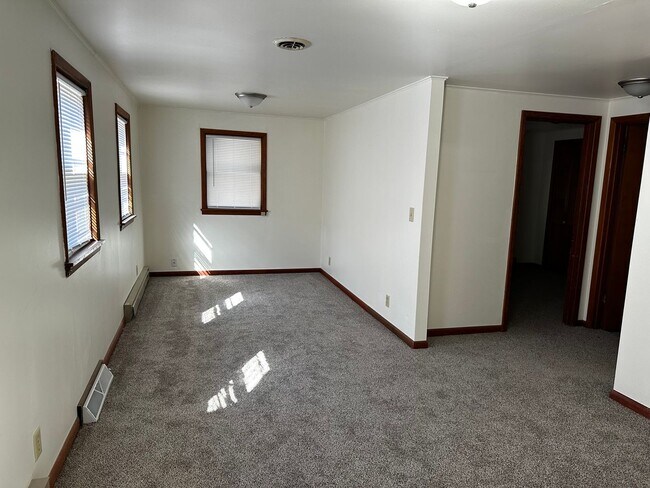 Primary Photo - Pet Friendly 2 Bedroom in Delavan with Lar...