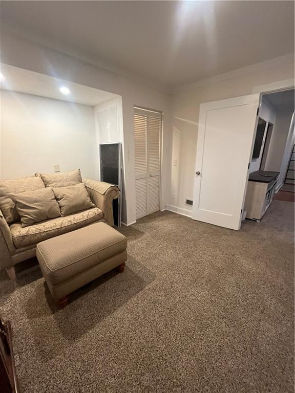 Building Photo - 554 E Main Rd